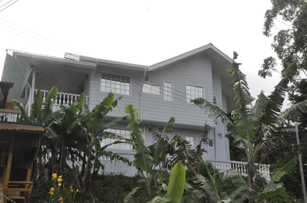 Azrien Homestay Kampong Kundassan מראה חיצוני תמונה